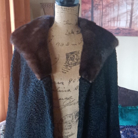 Vintage black curly Lamb 🐑 mink collar coat - Picture 4 of 7